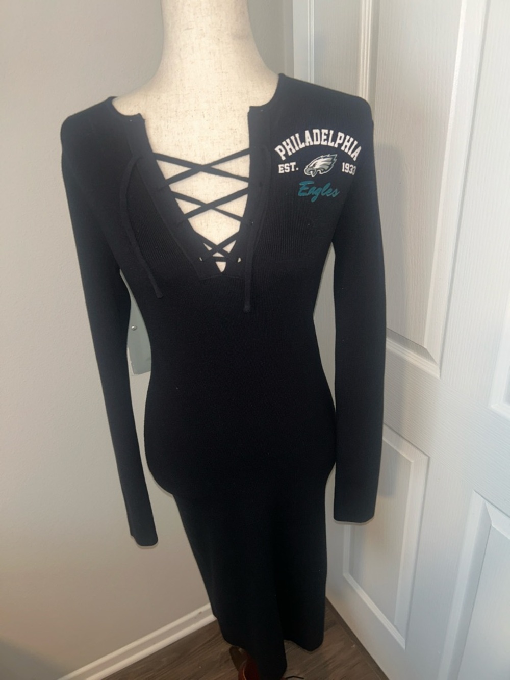 EAGLES Black Lace-Up Long Sleeve Dress